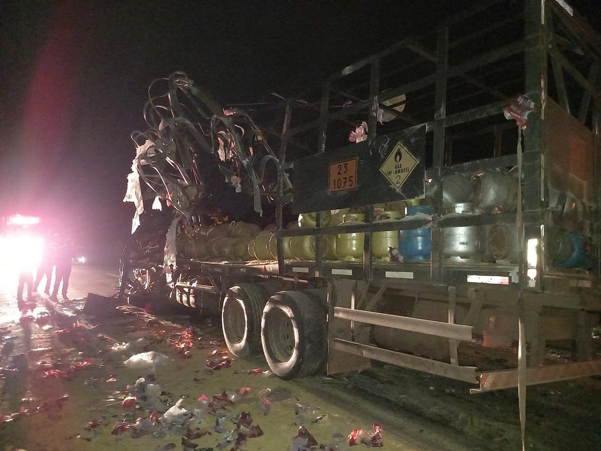 Três pessoas ficam feridas e uma morre em acidente gravíssimo na BR 316 em Timon